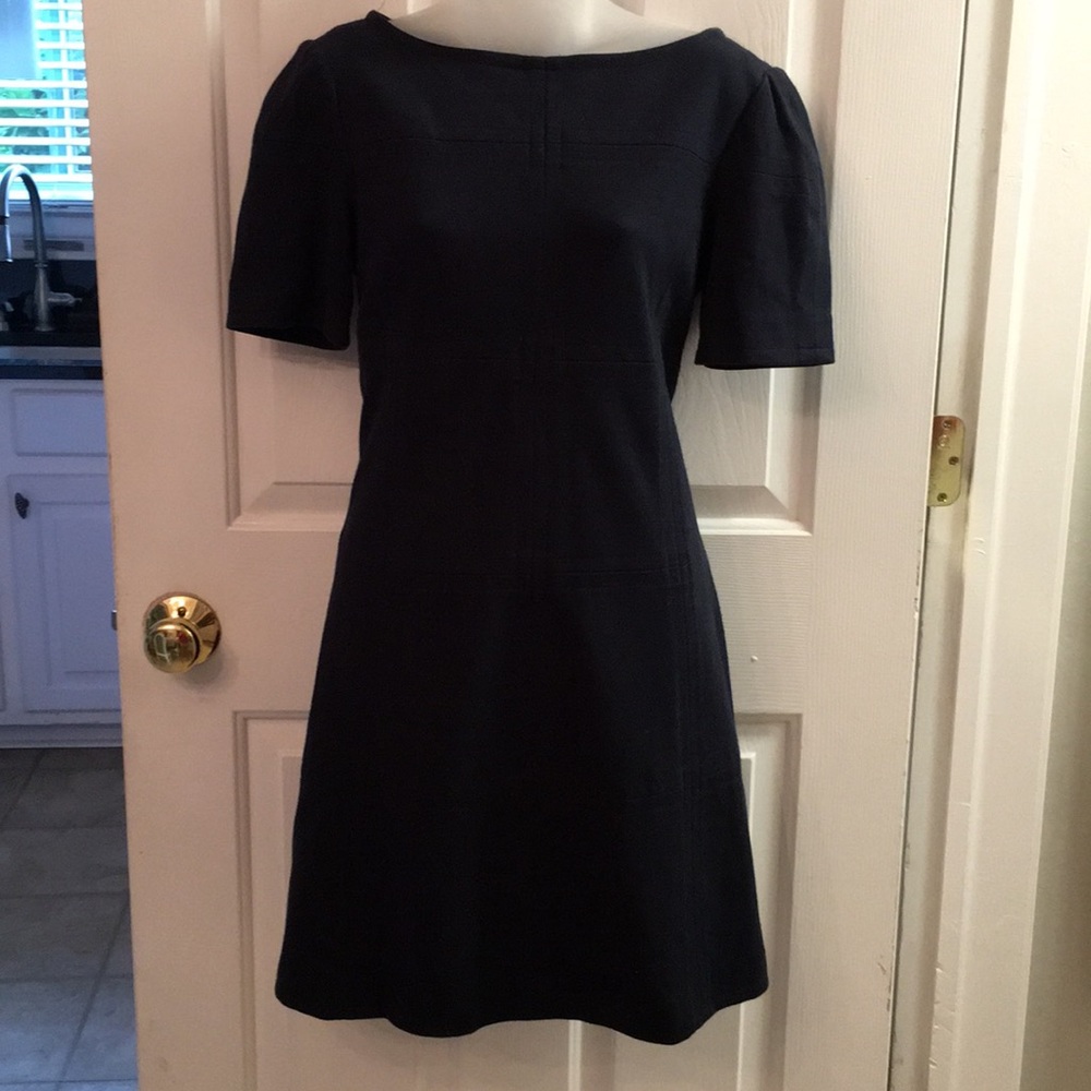 Super flattering Navy Elizabeth McKay dress sz L